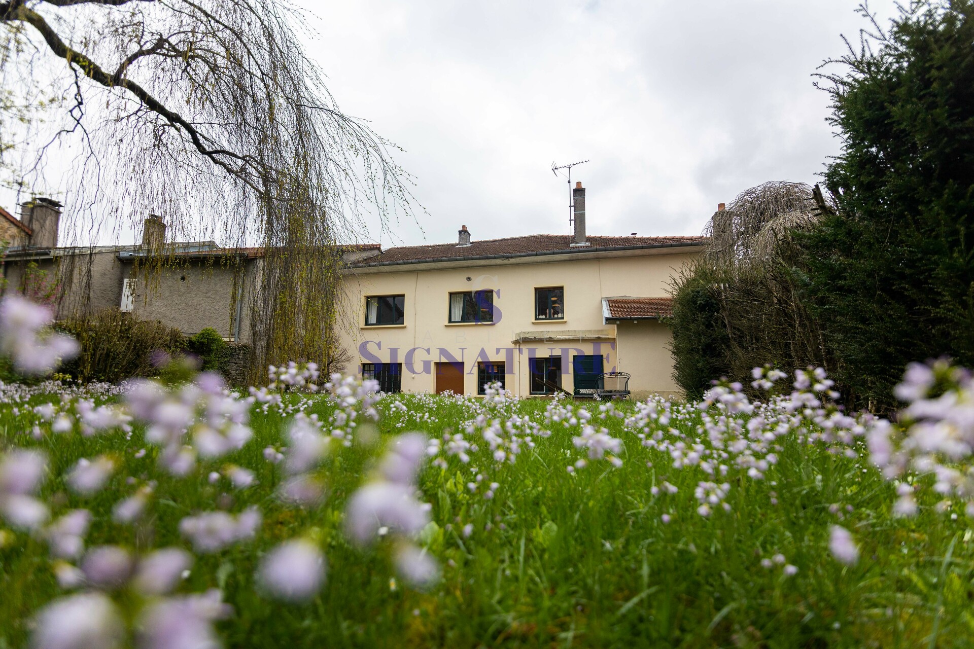 Charmante maison de 261m² et jardin de 1100m² à voir absolument